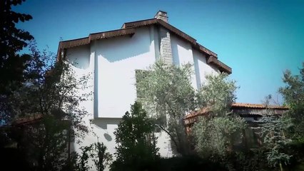 Azra Fragman: Renowned Artist and Innovator