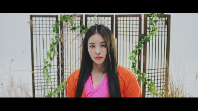 브레이브걸스·로지, 한복의 멋 알린다...뉴욕 타임스스퀘어 영상 공개 / YTN