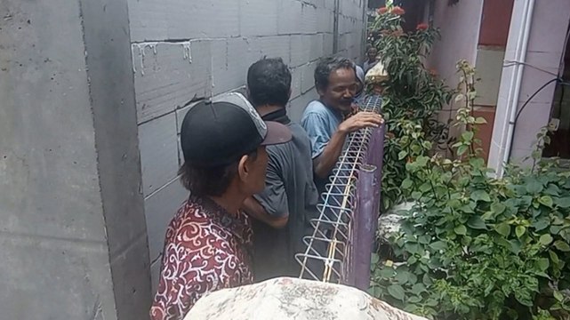 Bangun Tembok Pembatas, Akses 8 Rumah Warga Tertutup