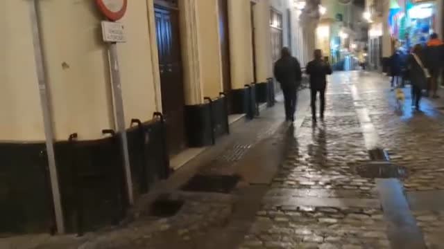 Cacerolada desde los balcones de Cádiz para apoyar a los trabajadores del metal