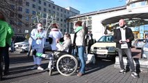 Manifestation contre l'obligation vaccinale du personnel soignant devant le CHR de Namur