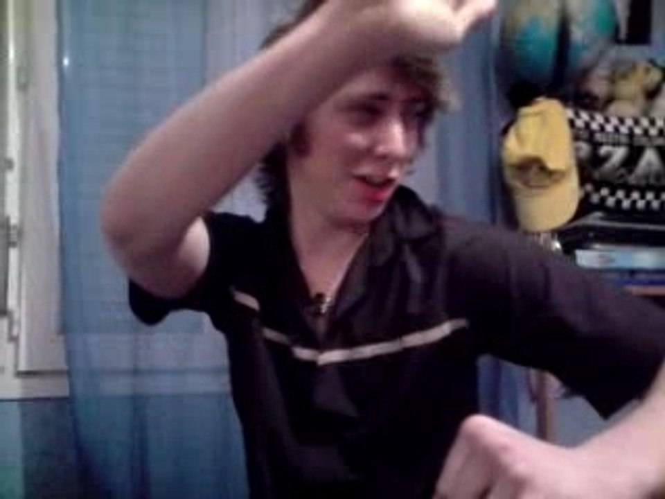 anto les cheuveux dans le vent