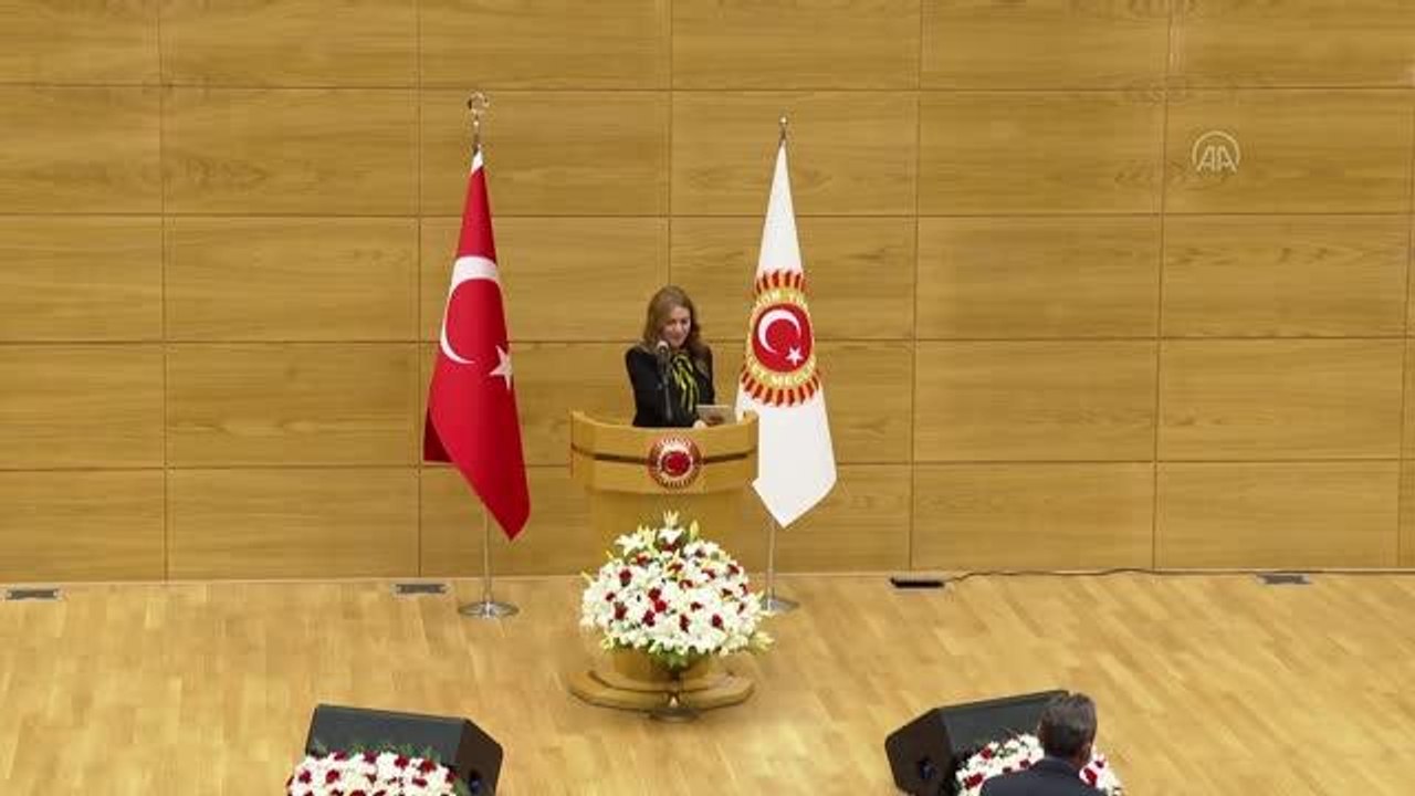 Bakan Özer: "Türkiye tarihinde ilk kez öğretmenler kapsamlı ve bütüncül bir meslek kanununa kavuşmuş olacaklardır"