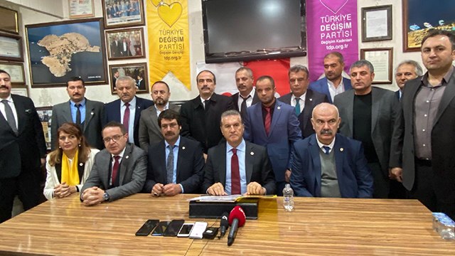 Sarıgül: Ülkemiz freni olmayan araç gibi yokuş aşağı hızla gidiyor