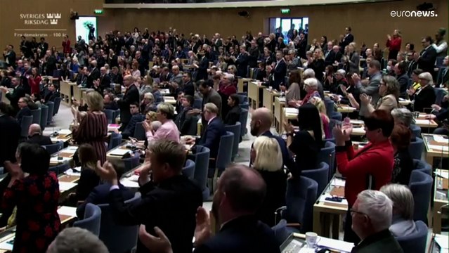 Magdalena Andersson als erste Frau zur Ministerpräsidentin Schwedens gewählt