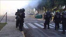 Vuelven los enfrentamientos entre huelguistas y policía a las calles de Cádiz