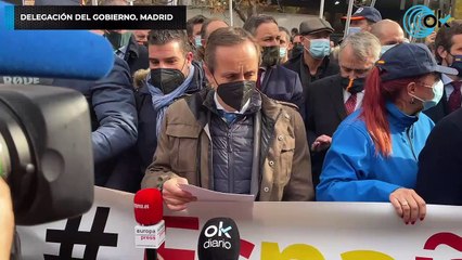 Carlos Cuesta lee el manifiesto de la Policía en la manifestación de Madrid