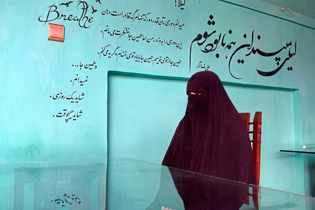Frauen in Afghanistan unter Druck: "Ich schäme mich fürs Betteln"