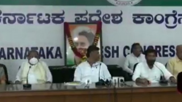 Congress leaders put picture of Sardar Patel fearing BJP?