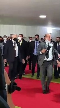 Bolsonaro recebe Medalha Mérito Legislativo 2021 na Câmara