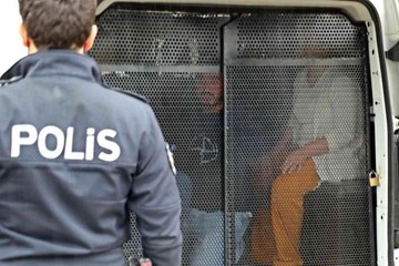 Son dakika haberi: Antalya'da polis otosuna taşlı saldırı: 4 gözaltı