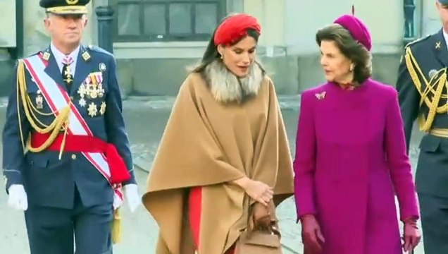 Los reyes de Suecia reciben con honores al rey Felipe VI y a la reina Letizia
