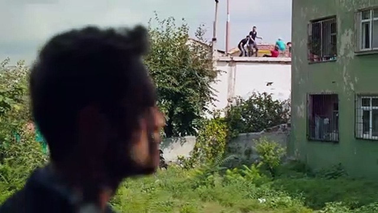 مشاهدة مسلسل الحفرة مترجم كامل