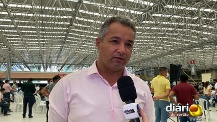 Prefeito de São Francisco reage a crítica de interferência familiar, mas confessa auxilio dos irmãos