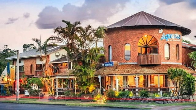 A new COVID scare as a Byron Bay backpackers hostel goes into lockdown