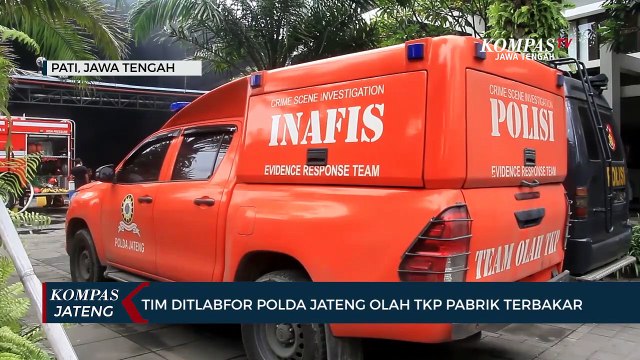Tim Ditlabfor Polda Jateng Olah TKP Pabrik Terbakar