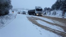 Tokat'ta kar yağışı ulaşımda aksamalara neden oldu