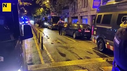 Gran operatiu policial dels Mossos a l'Eixample per desallotjar un casal popular