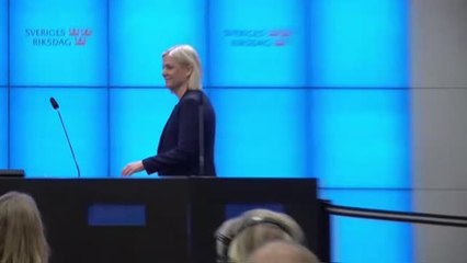 Dimite la primera ministra sueca horas después de ser investida