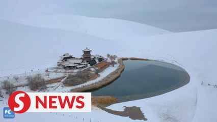 Winter arrives at desert oasis