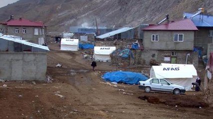 ERZURUM'DA 72 KONTEYNER, 72 ÇADIR VE 48 HAYVAN ÇADIRI KURULDU