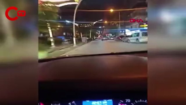 SOSYAL MEDYADA CANLI YAYIN YAPARKEN KAZAYI GÖRÜNTÜLEDİ