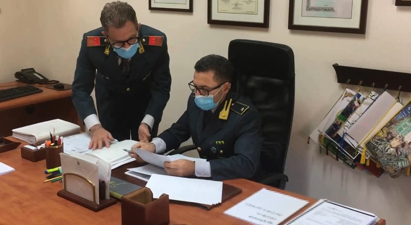 Napoli, frode nel commercio di materiale plastico: sequestri per 15 milioni (25.11.21)