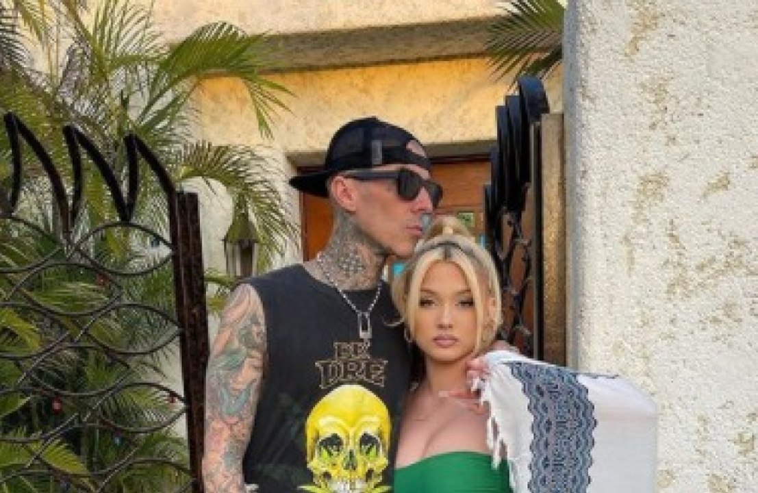 Travis Barker felicita a su hija Alabama por superar su miedo a volar