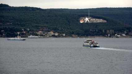 ÇANAKKALE'DE FERİBOT SEFERLERİNE 'FIRTINA' ENGELİ