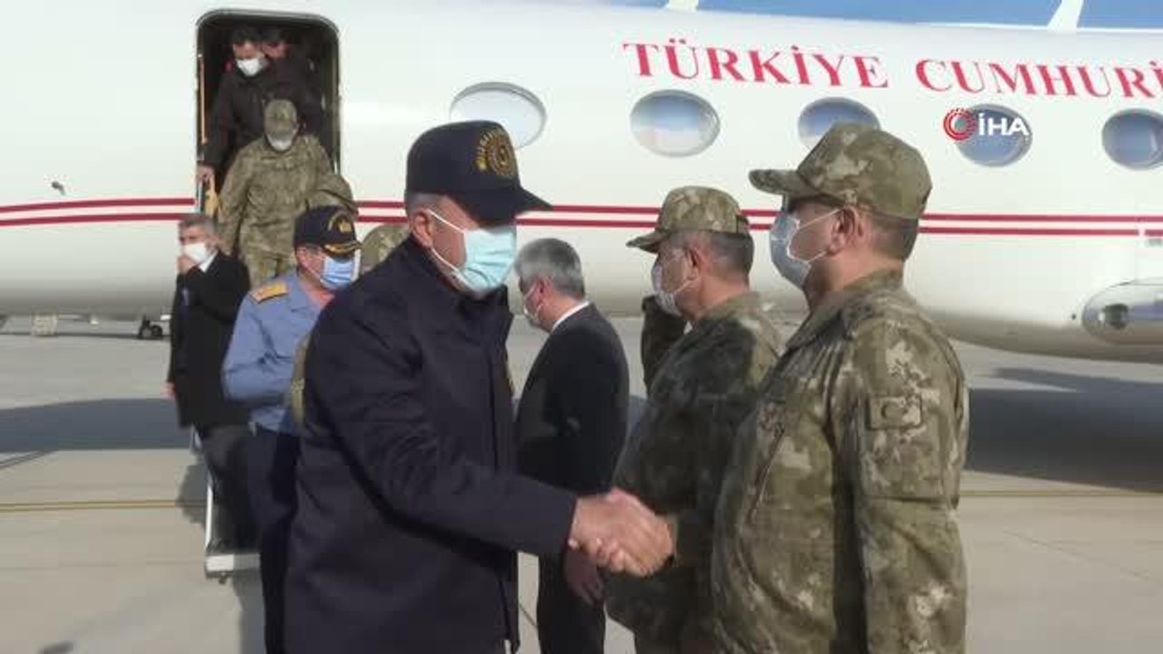 Son dakika haberi: Milli Savunma Bakanı Akar ve beraberindeki TSK komuta kademesi sınır hattında