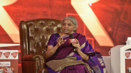 Agenda Aajtak: FM Sitharaman gets applause on her Hindi