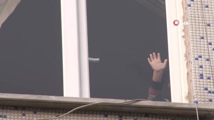 Son dakika haberi... Anne kart almaya gitti, çocuklar evde mahsur kaldı