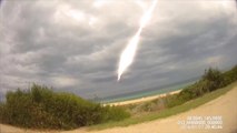 Il filme une météorite qui passe tout prêt de lui... impressionnant