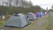 Miles de migrantes en Calais aguardan en campamentos improvisados su oportunidad de cruzar a Reino Unido