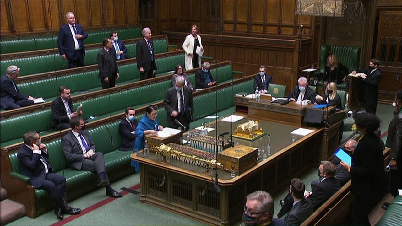 Egymásra mutogat Párizs és London a 27 migráns halálával járó balesettel kapcsolatban