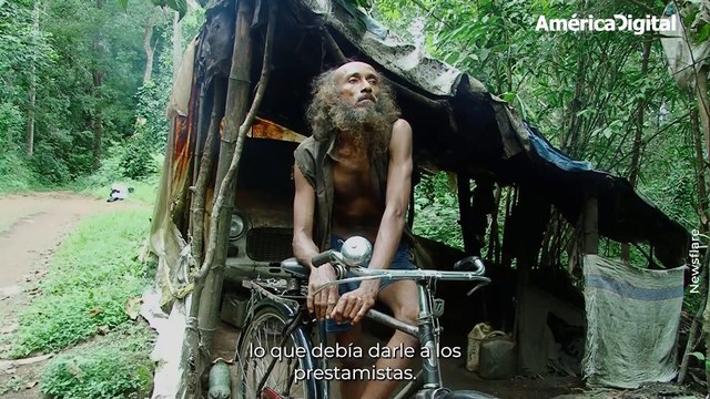 Golpeado por la desgracia, este agricultor lleva casi dos décadas viviendo en un bosque
