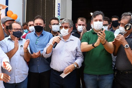 João Azevêdo entrega obras e inaugura ações sociais em Cajazeiras e São José de Piranhas