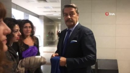 Yoğun bakımdan çıkan Kadir İnanır'ın tedavisi devam ediyor