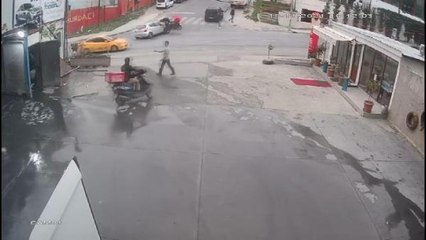 ESENYURT'TA AYNI CADDEDE ÇOK SAYIDA KAZA