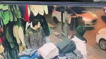 ESENYURT'TA ÇALIŞIR HALDE BIRAKILAN OTOMOBİLİ ÇALDILAR