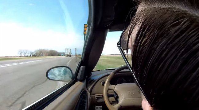 Il perd connaissance au volant sur l’autoroute, plusieurs automobilistes s’unissent pour la stopper