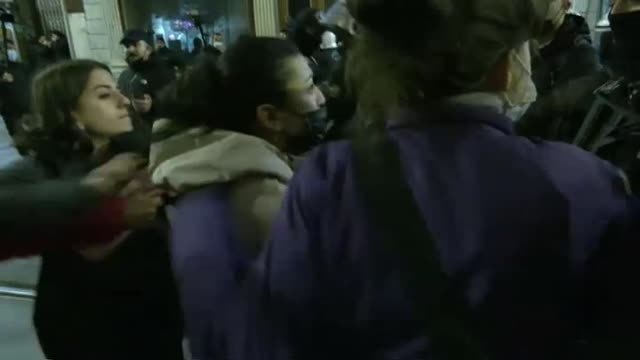 Miles de mujeres toman las calles en Turquía para exigir el cumplimiento del tratado de Estambul