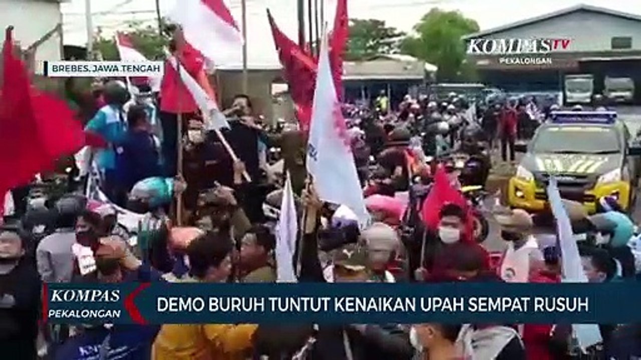 Demo Buruh Tuntut Kenaikan Upah