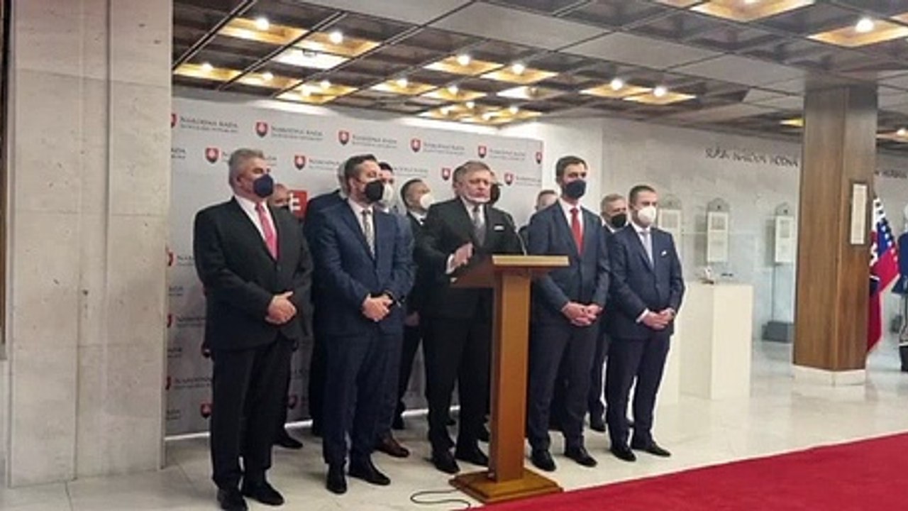 ZÁZNAM: Smer chce iniciovať mimoriadnu schôdzu, žiada diskusiu o boji s pandémiou