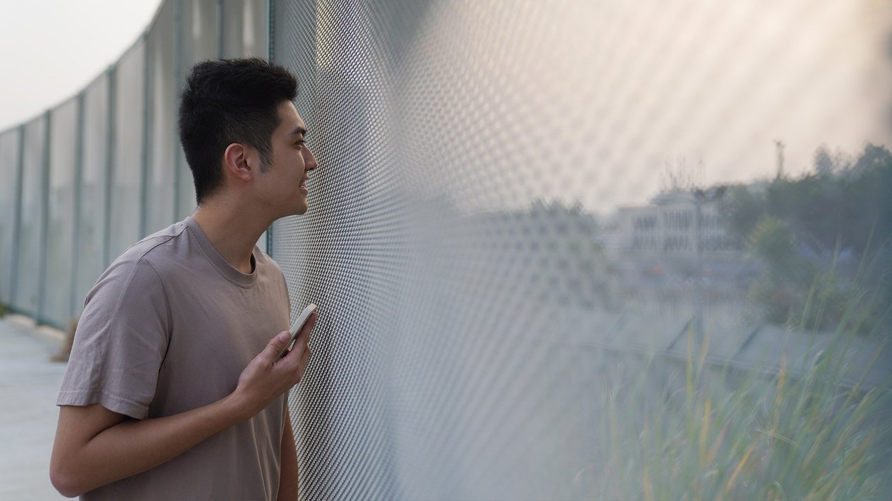 Couple split by Covid-19 restrictions keep up relationship by meeting at Hong Kong-Shenzhen border