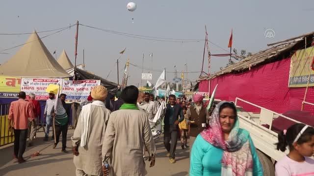 YENİ DELHİ - Hindistan'da çiftçilerin protestosu birinci yılında