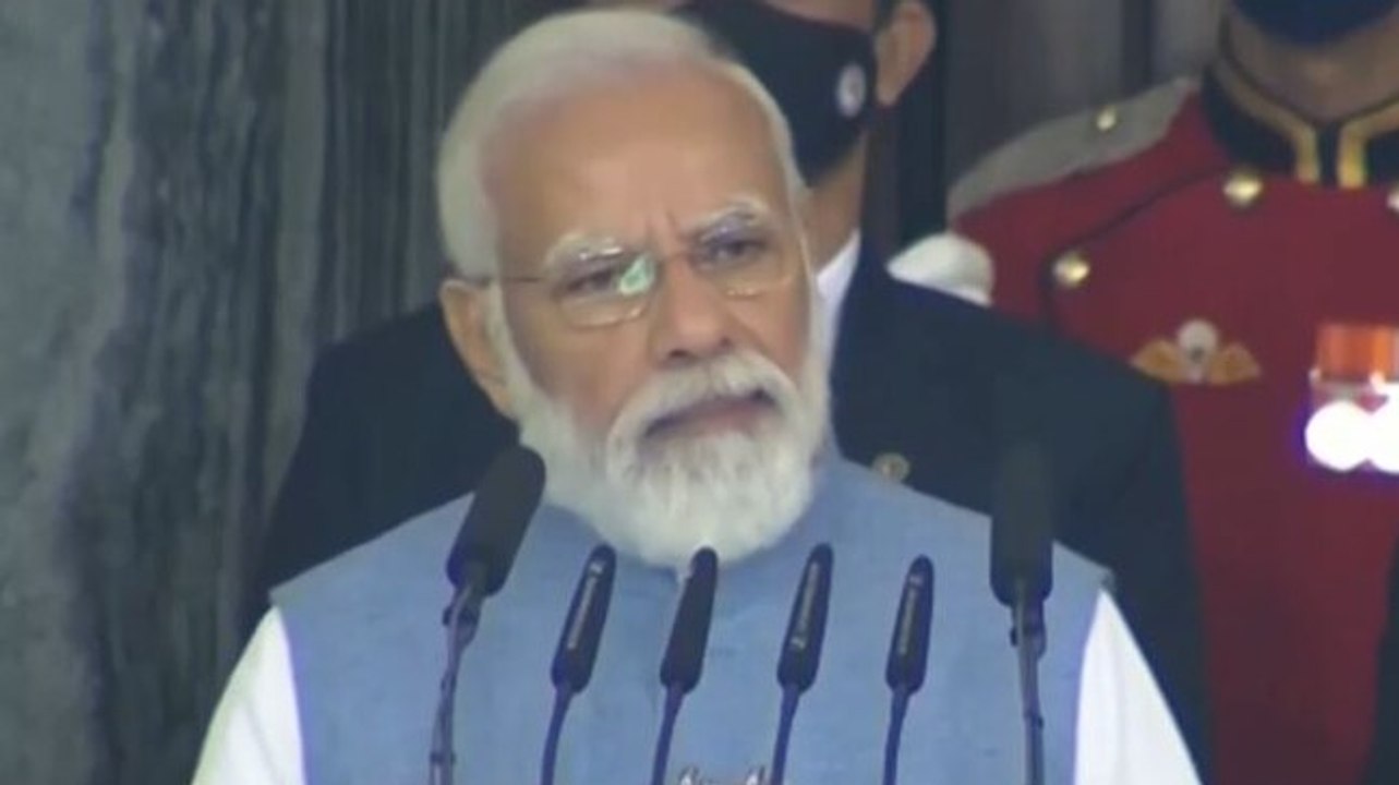 Constitution Day: PM slams parivarvaad, 13 parties boycott event; Israel detects its 1st case of new Covid variant; more