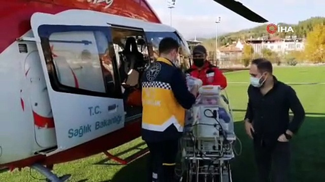 Antrenman durdu, sahaya ambulans helikopter indi