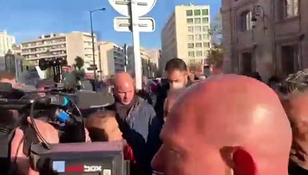 Zemmour au panier : Le futur candidat d'extrême droite arrive sous les sifflets