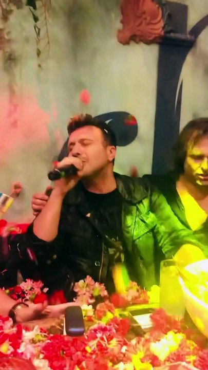 Γιάννης Πλούταρχος: Ερμηνεύει το «αχ κορίτσι μου!» και το αφιερώνει στη γυναίκα του